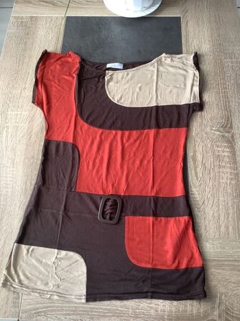 T-shirt taille 1 longueur 66 cm aisselles à aisselles 42 cm