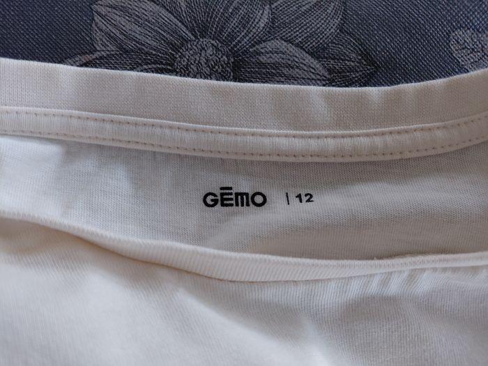 tshirt écru - 10 ans - très bon état - gémo - photo numéro 3
