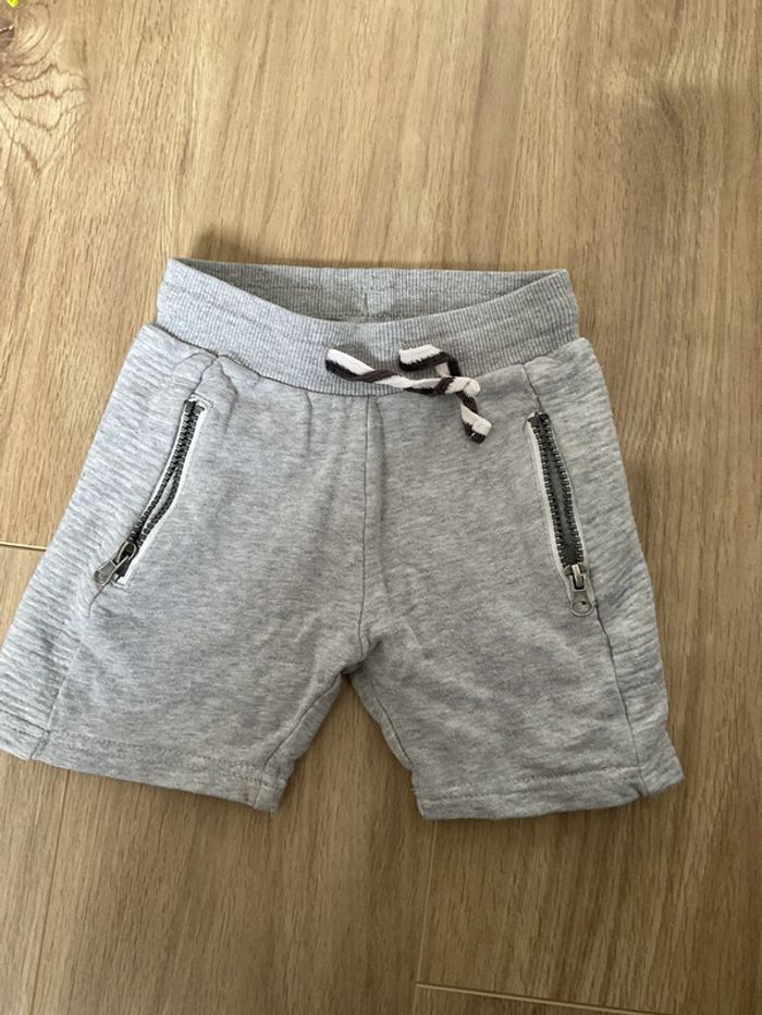 Short gris