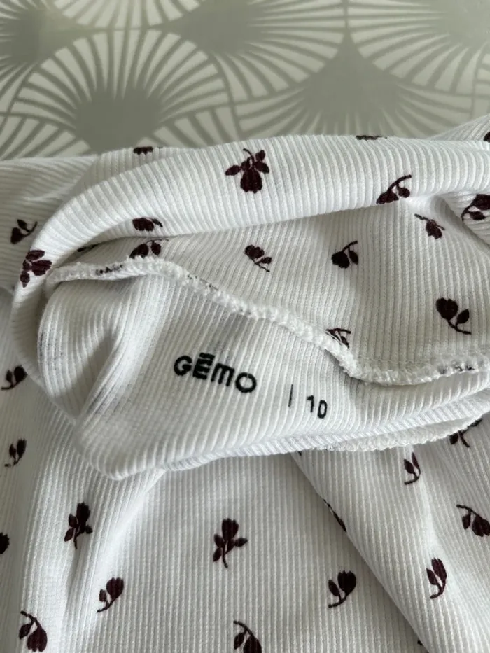 Tee shirt taille 10 ans - photo numéro 3