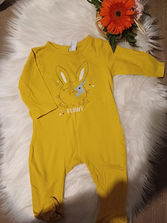 Pyjama jaune lapin 9mois