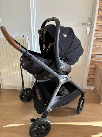 Ensemble poussette+ cosy+ siège auto + base isofix