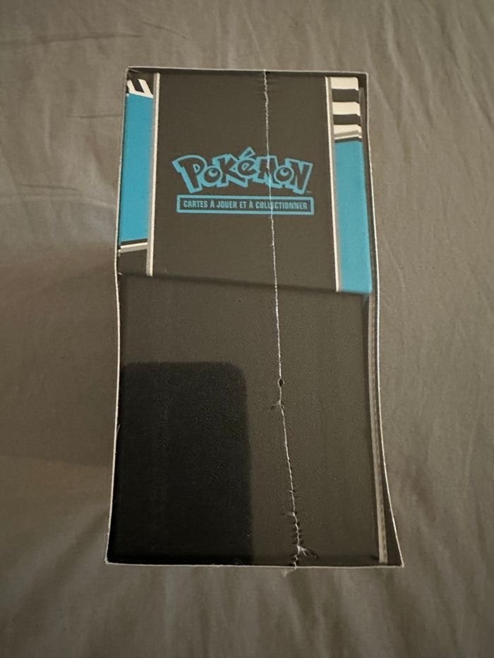 Coffret Pokemon ETB EV10,5 Foudre Noire - photo numéro 4