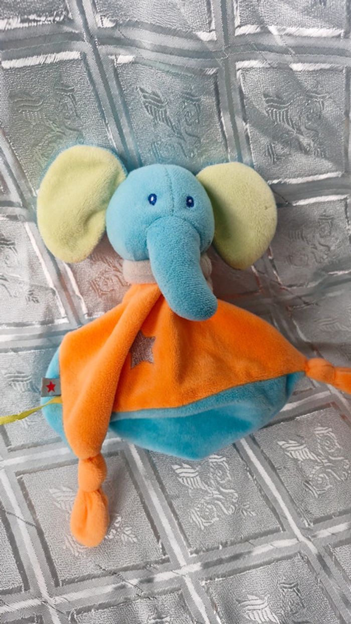 Doudou plat Éléphant  U tout petits - photo numéro 4