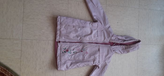 Un manteau fille  taille 4ans