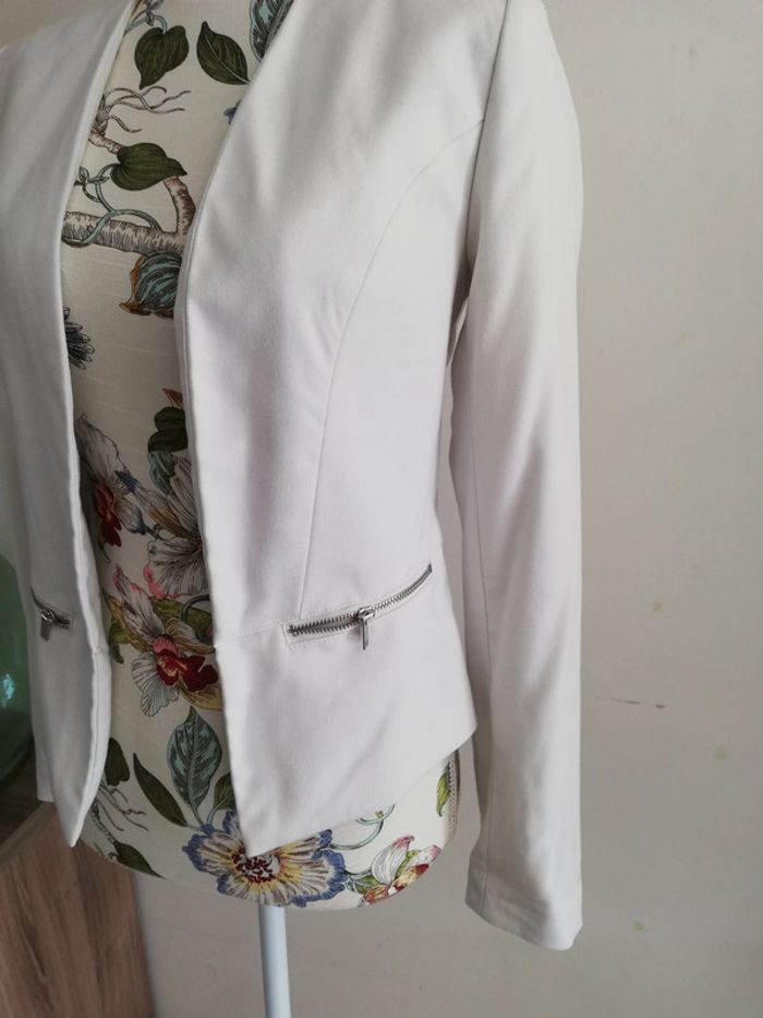Blazer blanc Kiabi T36 - photo numéro 3