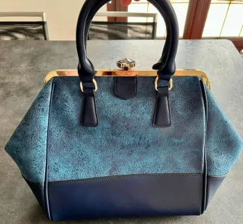 Sac à main bleu nuit