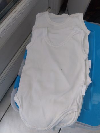 Lot de 2 body sans manches