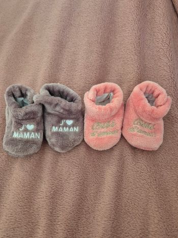2 paires de chaussons premiers mois