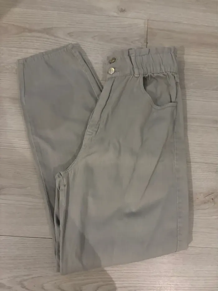 Pantalon taille haute Pull&Bear vert clair - T 38