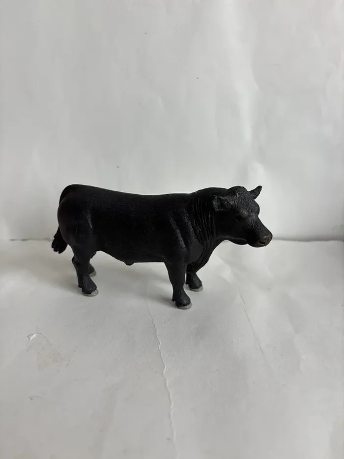 Taureau Angus Schleich
