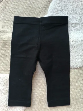🖤 Legging 3/4 noir Primark – Taille 3/4 ans 🖤