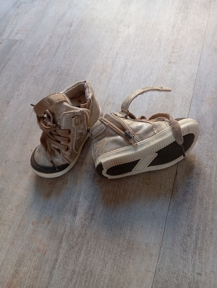 Basket pointure 23 - photo numéro 3