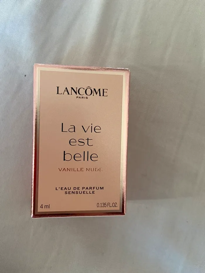Miniature vanille nude la vie est belle lancome parfum