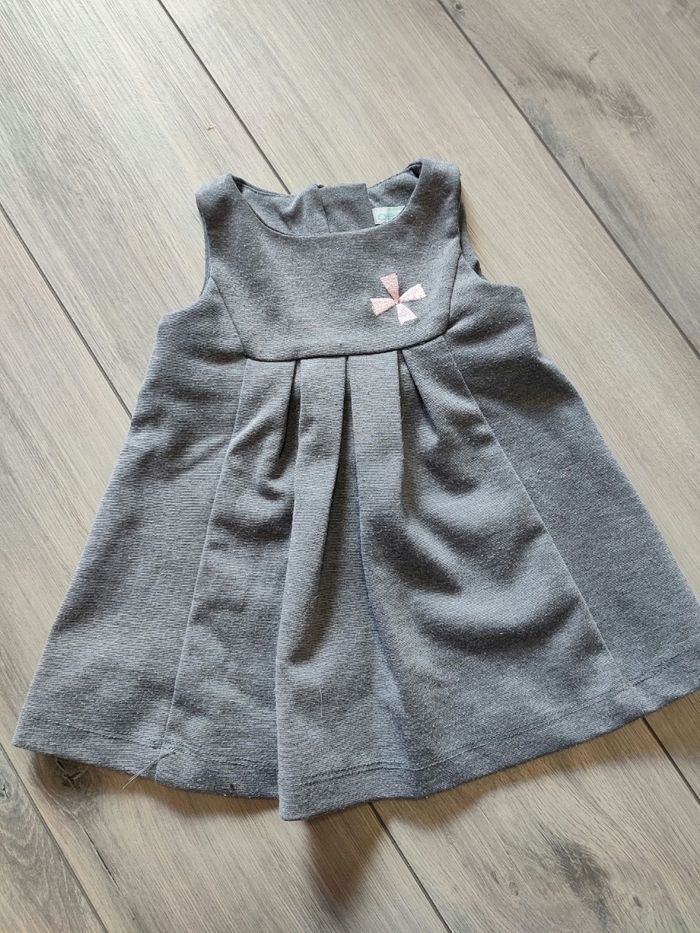 Robe grise obaidi 3 mois