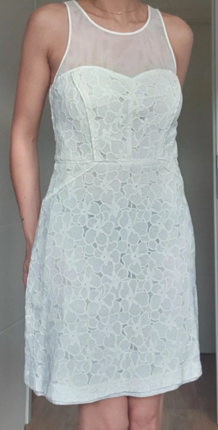 Derhy  Robe chic blanche et fleurs,  taille S - photo numéro 2