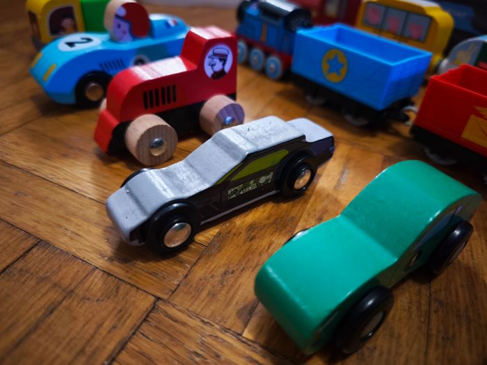 Lot Thomas le train + train Peppa Pig + voitures en bois - photo numéro 5