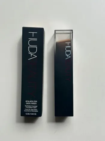 Huda Beauty Faux filter stick neuf Amaretti