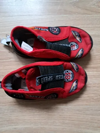 Chaussons voiture rouge taille 22