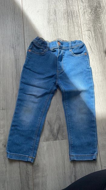 Jean fille neuf 18/24 mois