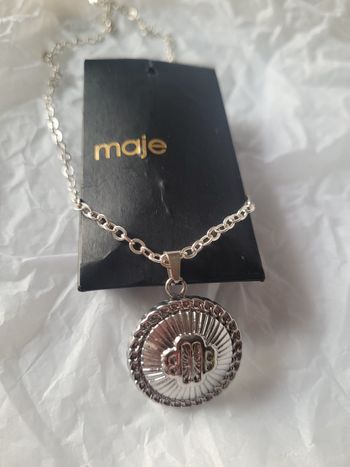 Collier upcyclé avec joli bouton maje