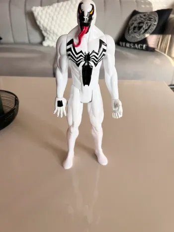 Anti-Venom – Figurine Marvel Legends 30 cm – Couleur Blanche – Édition Rétro 2014