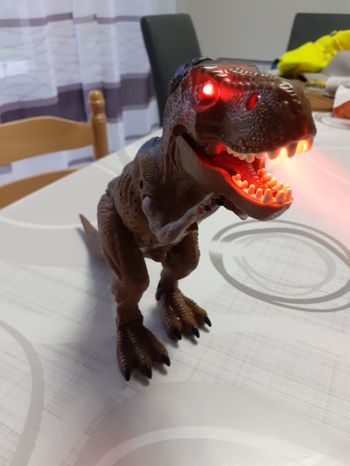 T-rex radiocommandé