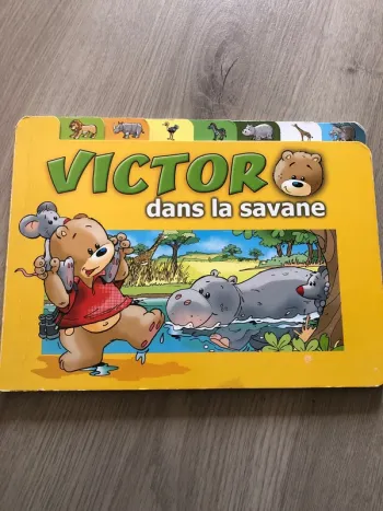 Victor dans la savane