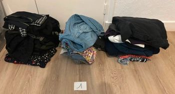 Lot de vêtements (35 vêtements)