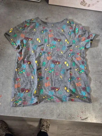 T-shirt skateboard