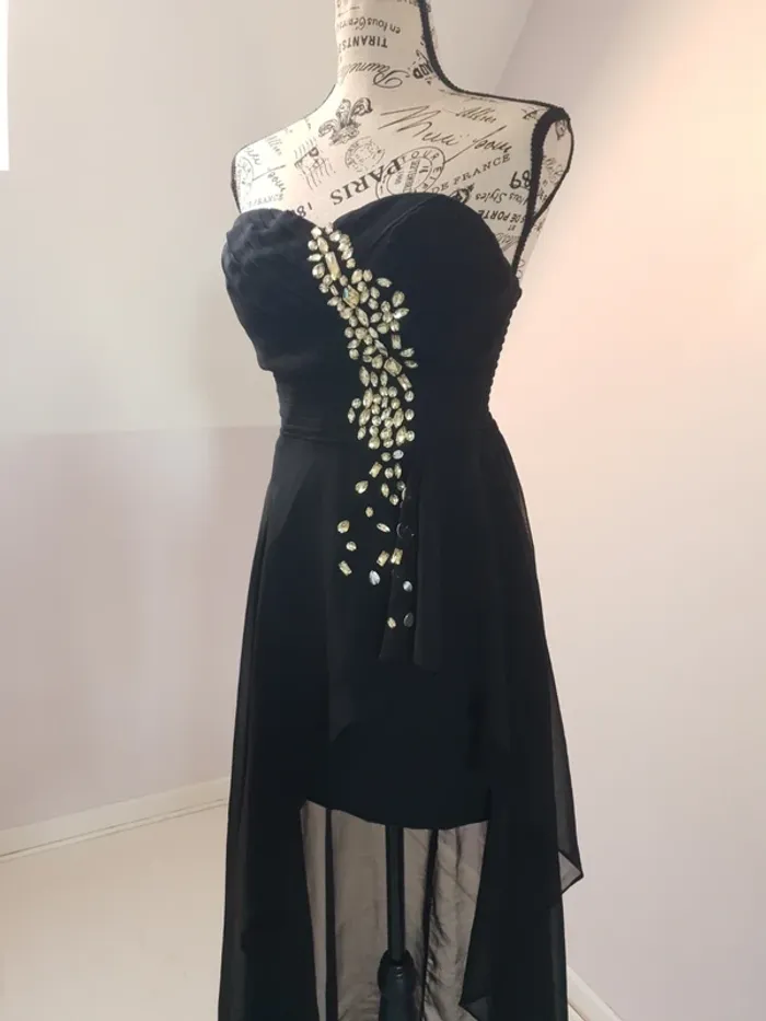 🖤 Robe bustier noire asymétrique – Eva & Lola – Taille S – Très bon état - photo numéro 2