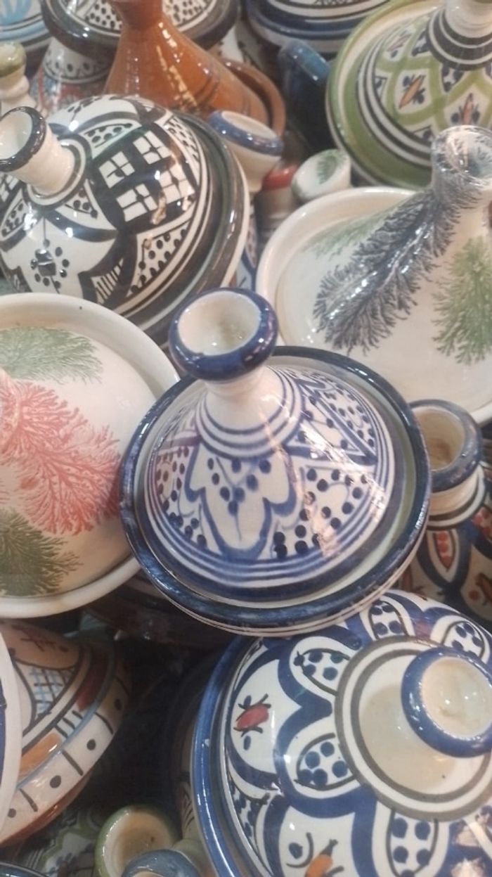 Vend des petits tajine  et d'autre produits marocaines