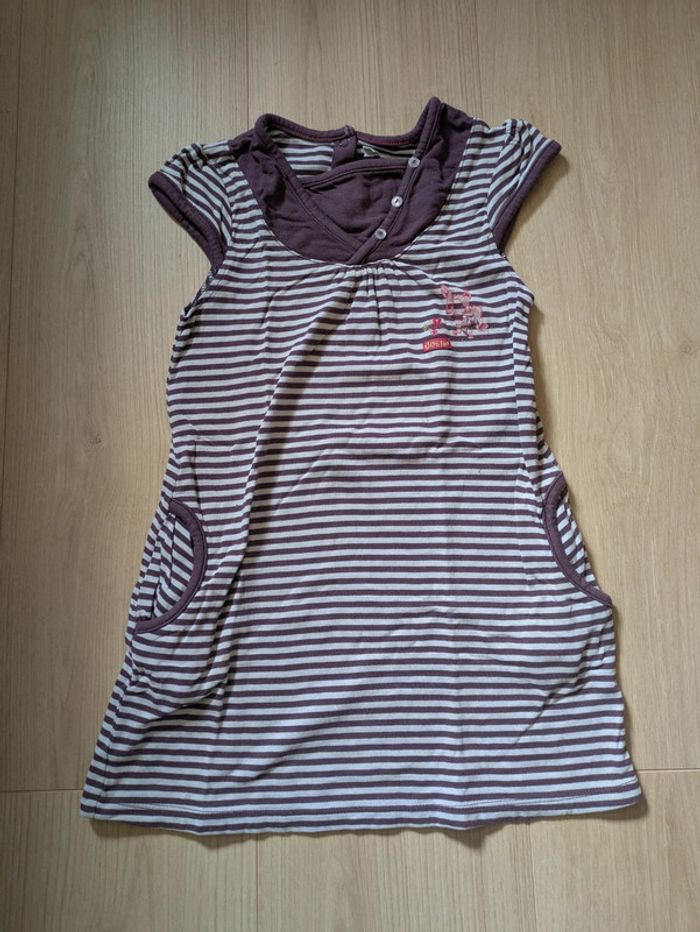 Gros lot robes fille 5 ans, pantacourt et chemise de nuit - photo numéro 11