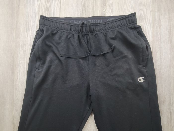 Jogging Champion M noir – zip poches – très propre - photo numéro 4