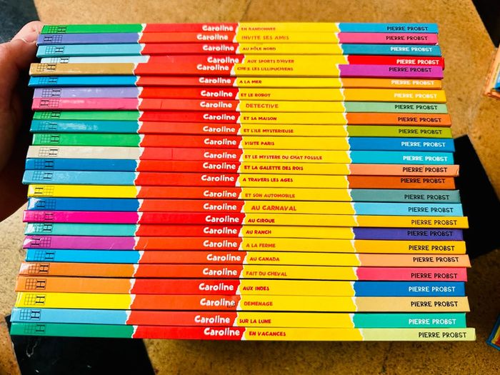 Lot de livres quasi intégrale 25 albums couleurs Caroline Pierre Probst Hachette - photo numéro 7