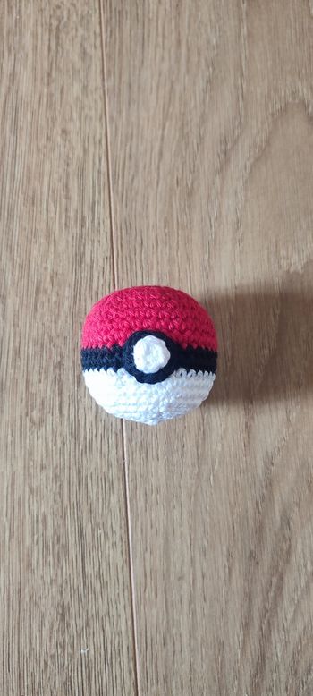 Pokeball pokemon crochet 