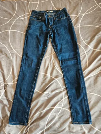Jean Levi's 711 Slim Skinny