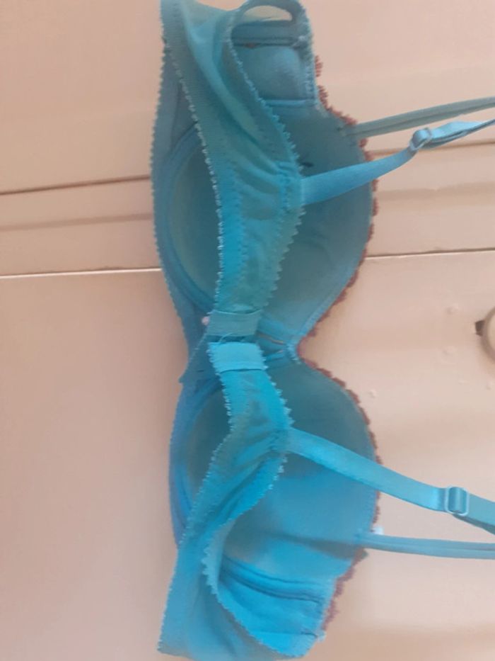Soutiens-gorge bleu - photo numéro 3