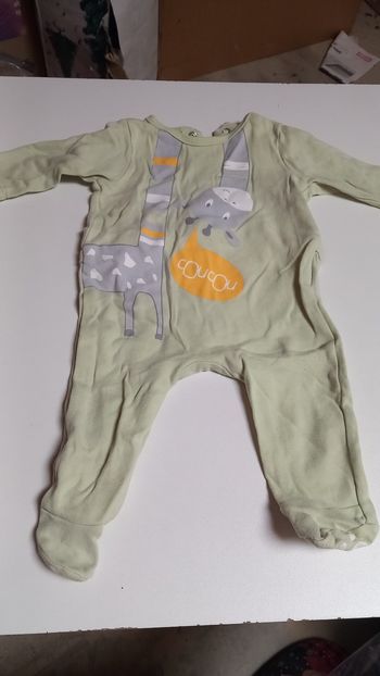 Pyjama fin girafe. 3 mois