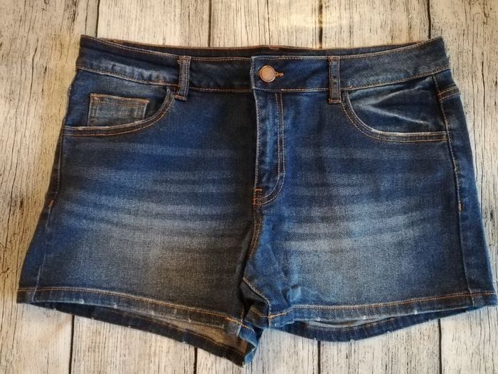 Short bleu foncé
