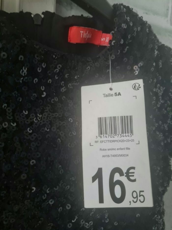 Robe pailletée - photo numéro 2