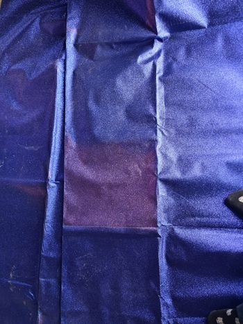 Lot deux grands tapis bleus à paillettes