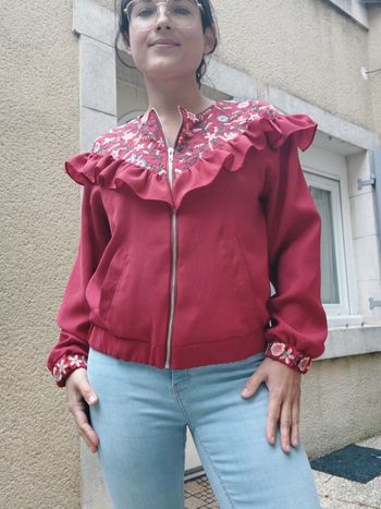 Magnifique veste brodée taille S