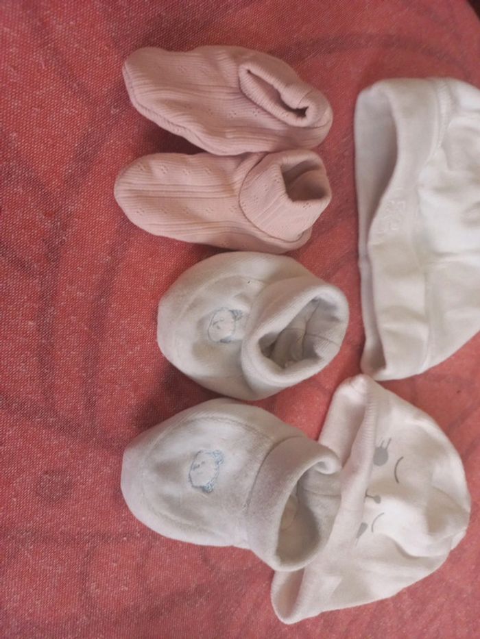 Lot bonnet chaussons naissance - photo numéro 7