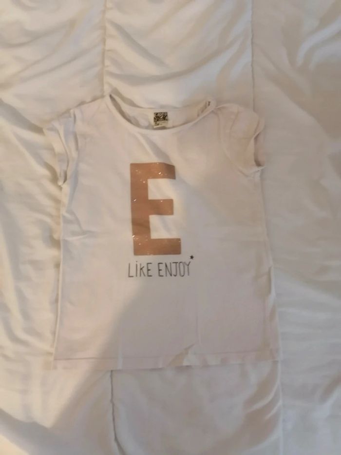Tee shirt blanc avec lettre E pailleté 6 ans