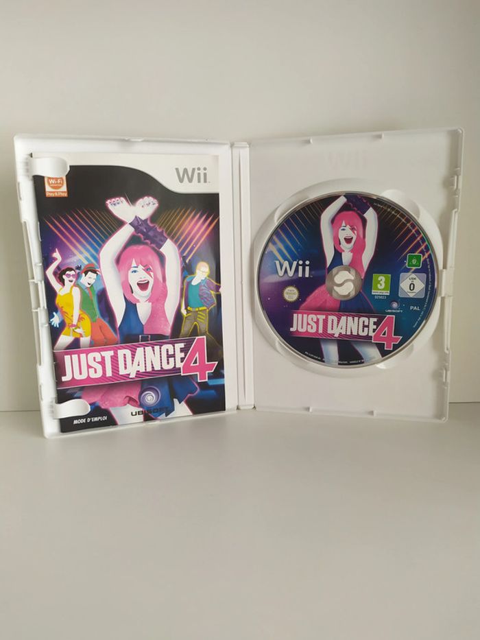 Just Dance 4 Nintendo Wii PAL en boite notice complet - photo numéro 3