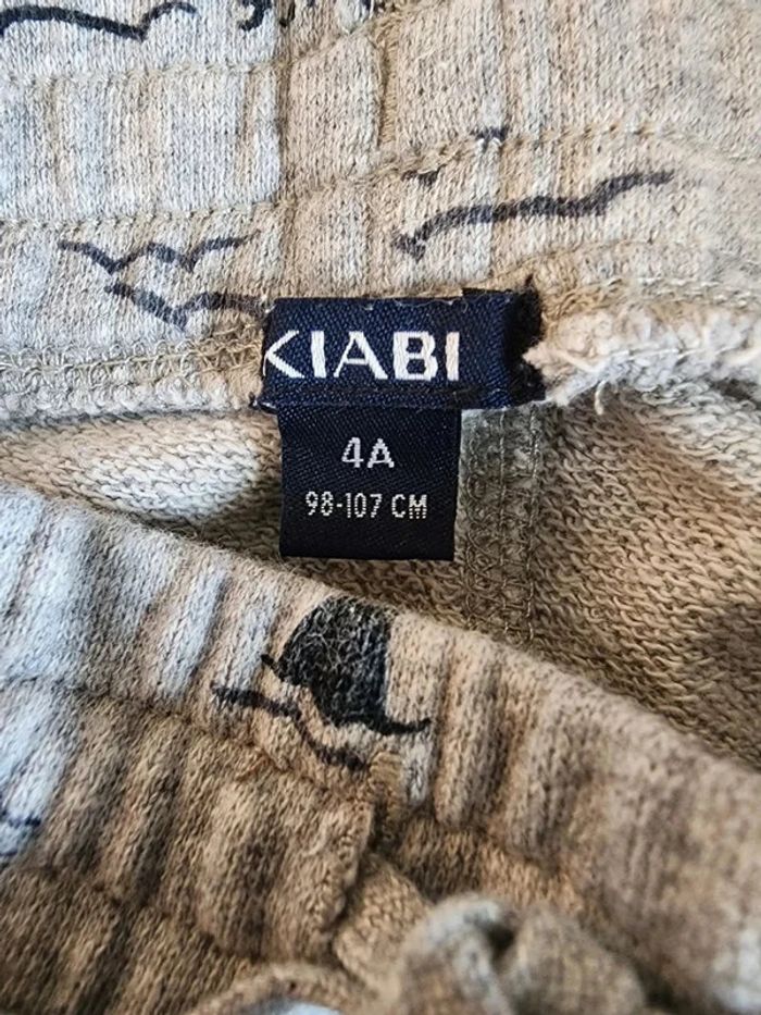 👦Short Gris Kiabi Taille 4ans 👦 - photo numéro 5