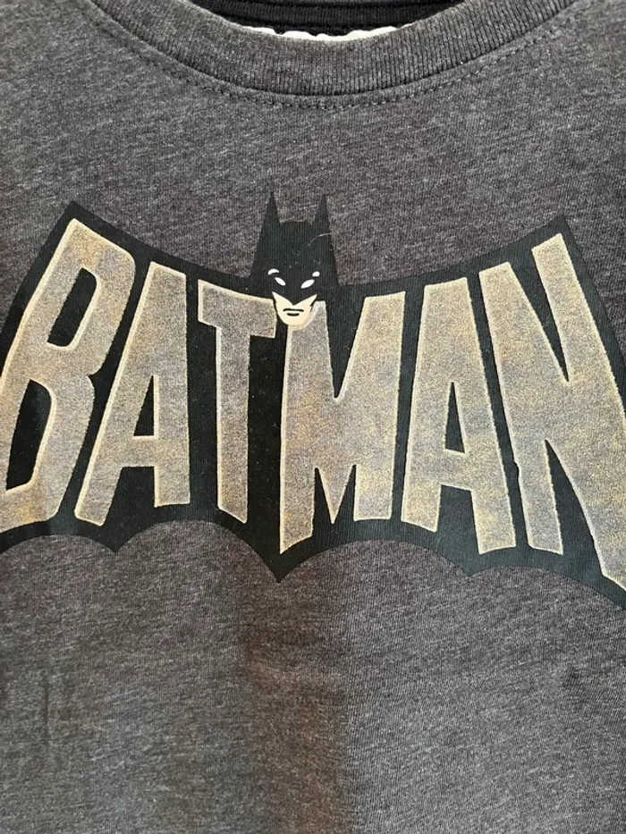 Tee shirt Batman HetM 5/6 ans - photo numéro 3