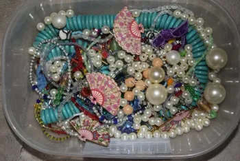 Lot de perles en vrac et autre