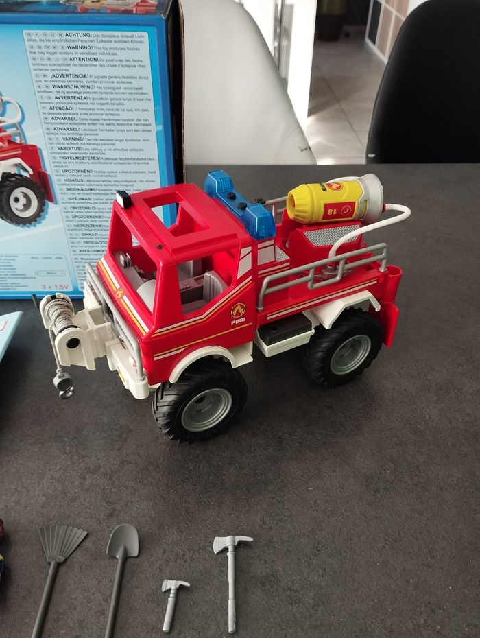 Camion 4x4 de pompier playmobil - photo numéro 3